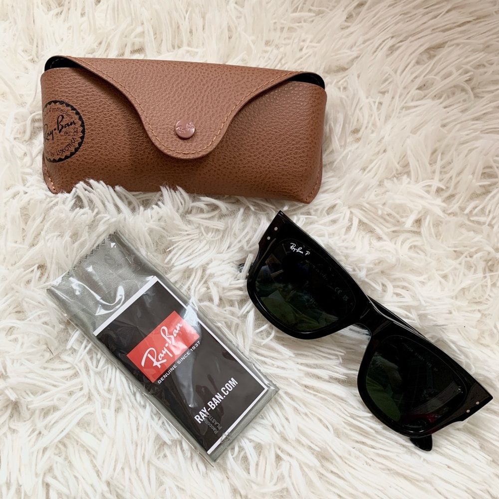 NEW never worn Ray-Ban Mega Wayfarer Black Polarized Sunglasses